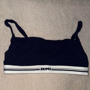 SKIMS Fits Everybody Logo Straight Neck Bralette - Navy